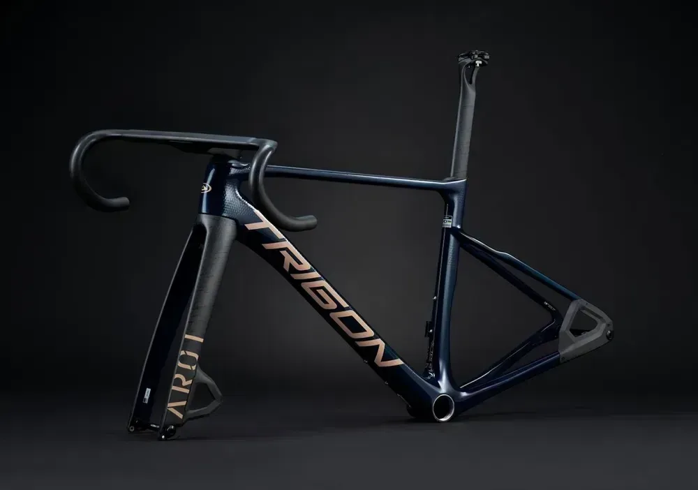 Trigon AR01 Aero-Blue 2026, Modrá