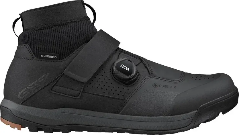 Tretry SHGE900GTX čierne /Vel:38