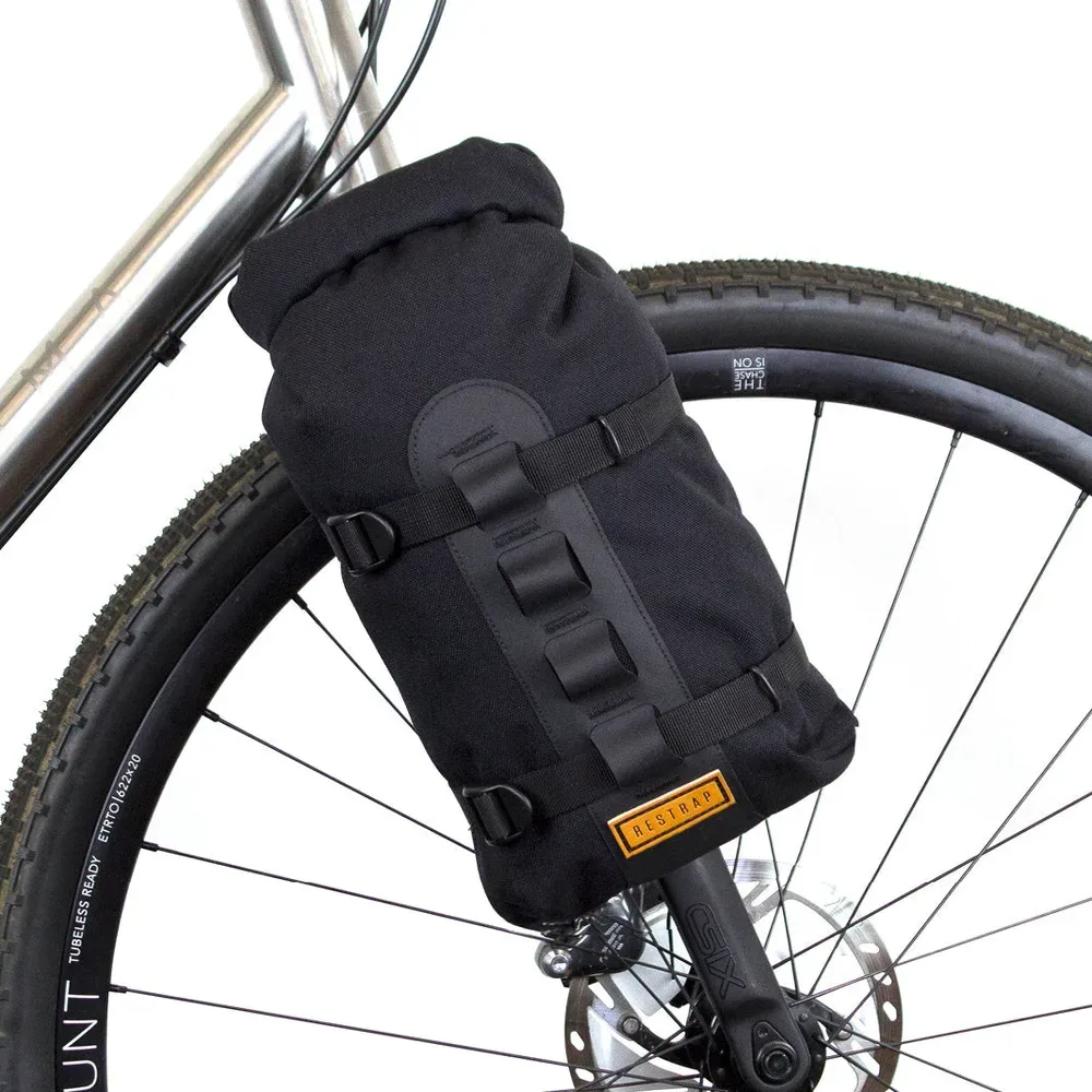 Restrap Fork Bag taška na vidlicu, 5 l, čierna