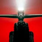 Lezyne predné LED svetlo MEGA DRIVE 2400+ Loaded Kit